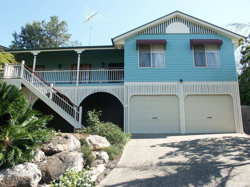 4 Larwood Place, Ferny Hills QLD 4055