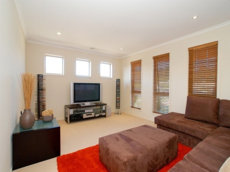 25 Diamond Parade, Skye VIC 3977