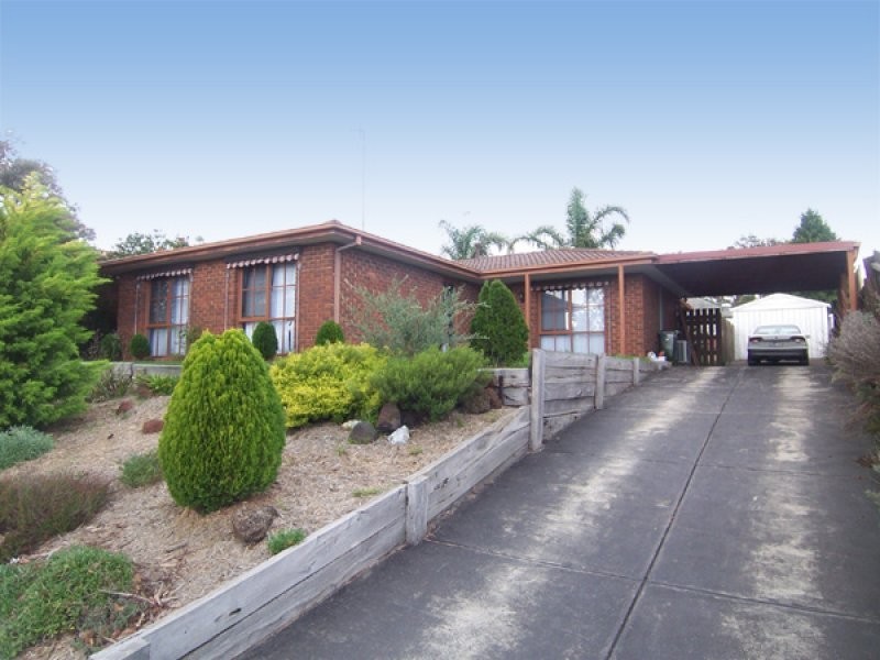 32 Earnshaw Drive, Carrum Downs VIC 3201