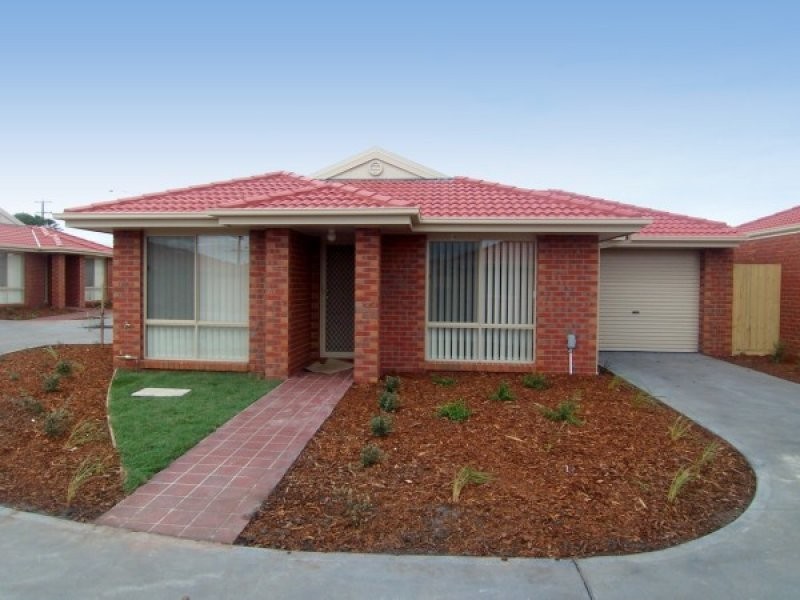 11 Coco Parade, Skye VIC 3977