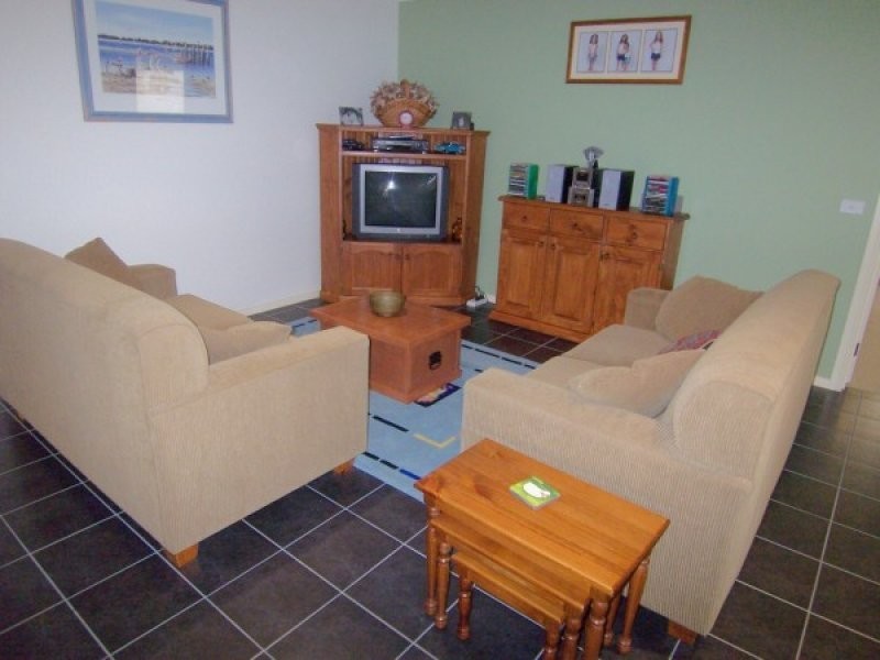 40 Veronica Drive, Skye VIC 3977