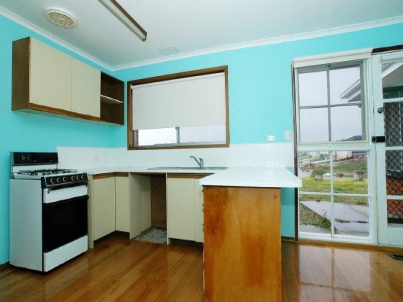 8 McDonald Street, Skye VIC 3977