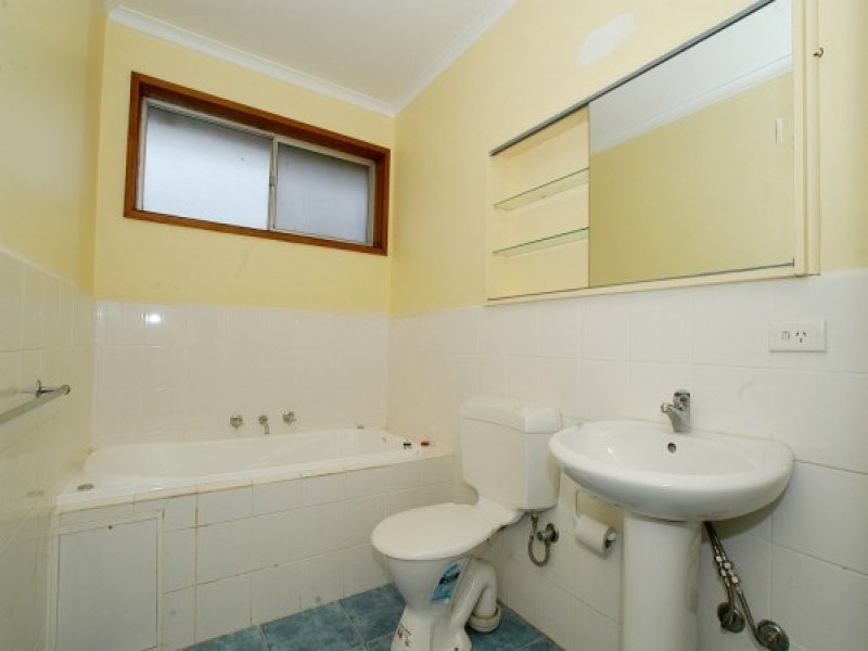 8 McDonald Street, Skye VIC 3977