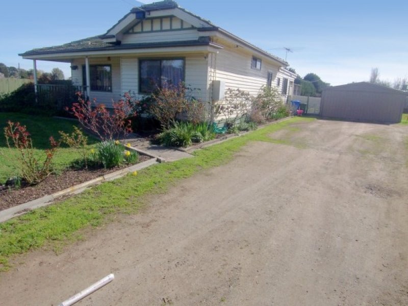 15 Volk Road, Cranbourne West VIC 3977