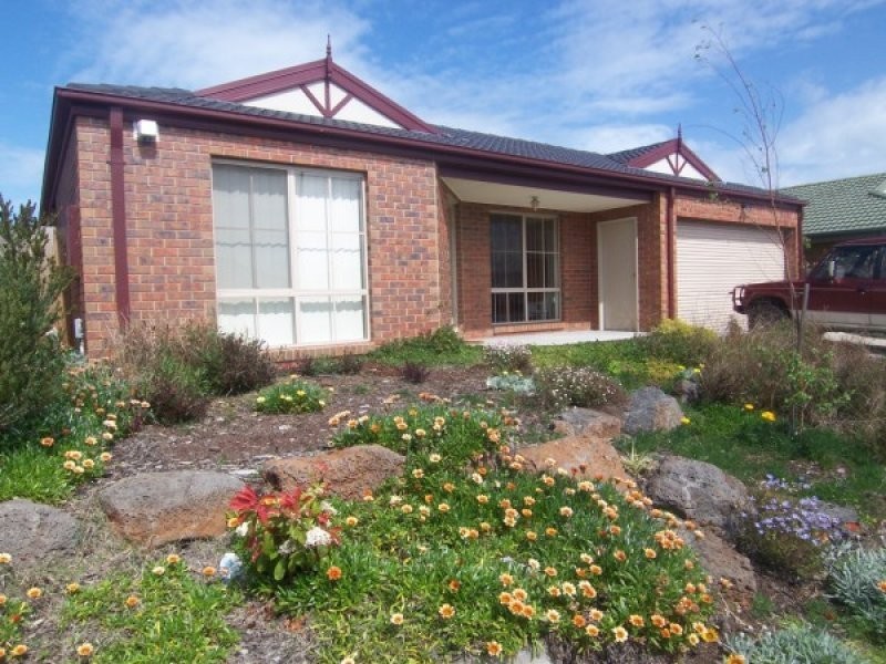 52 Oberon Drive, Carrum Downs VIC 3201