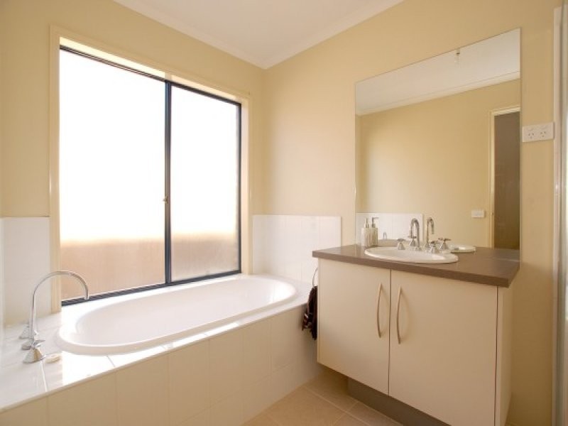 3 Manchester Drive, Skye VIC 3977
