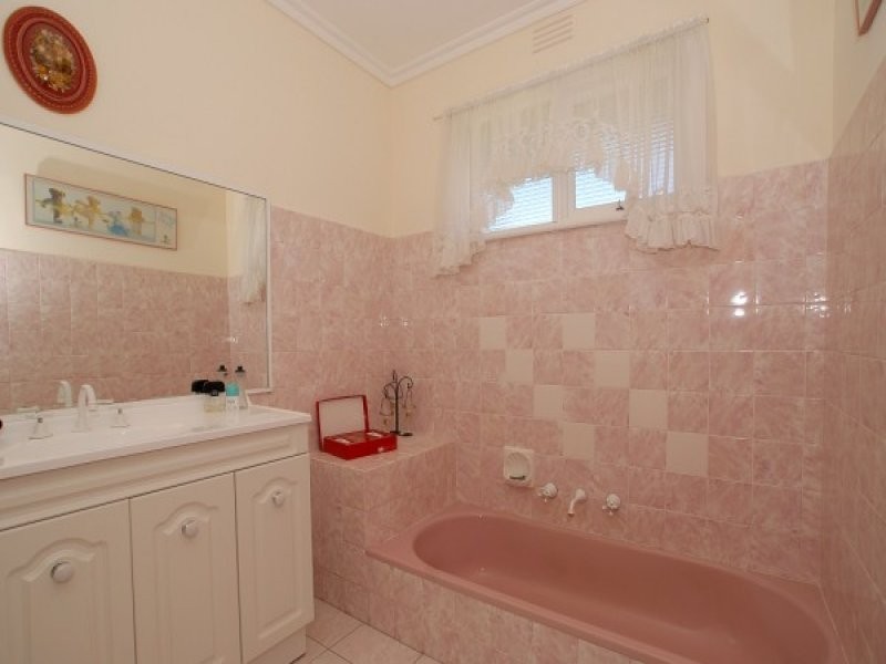 74 Broderick Road, Carrum Downs VIC 3201