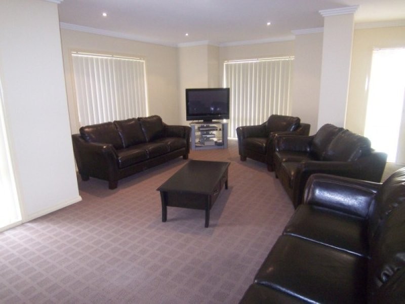 44 Chardonnay Drive, Skye VIC 3977