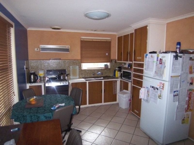 25 Bouvardia Crescent, Frankston North VIC 3200