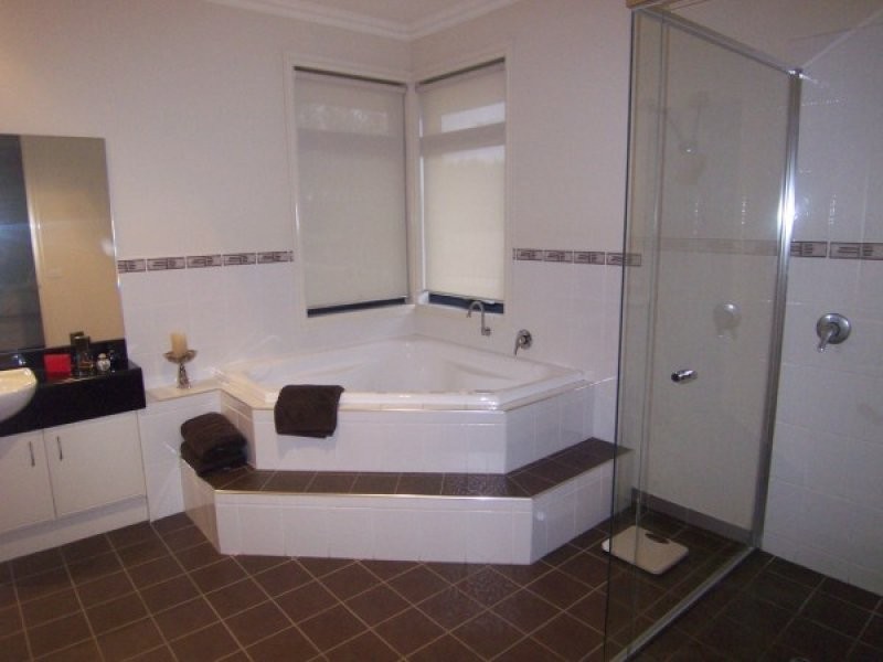 15 O’Keefe Terrace, Sandhurst VIC 3977