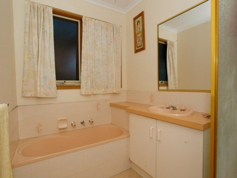 23 Laurel Crescent, Carrum Downs VIC 3201