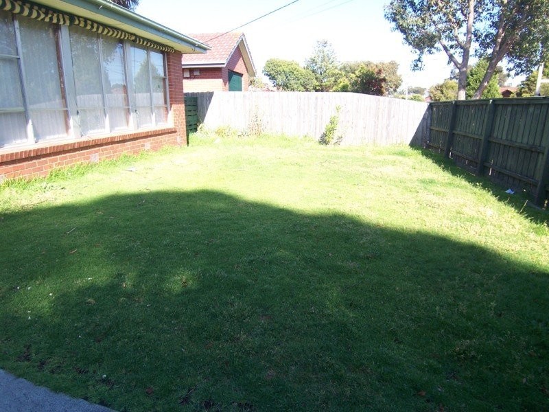 102 Rosemary Crescent, Frankston North VIC 3200