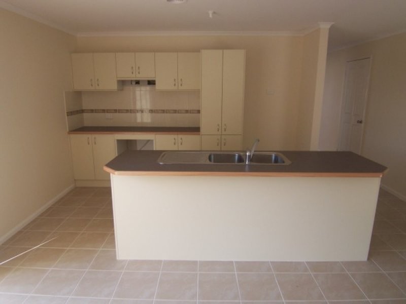 14 Esta Court, Carrum Downs VIC 3201