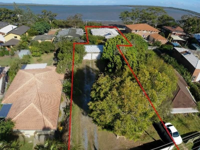 8 Waterfront Easement, Redland Bay QLD 4165