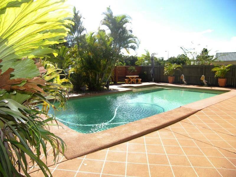 7 Tathra Court, Redland Bay QLD 4165