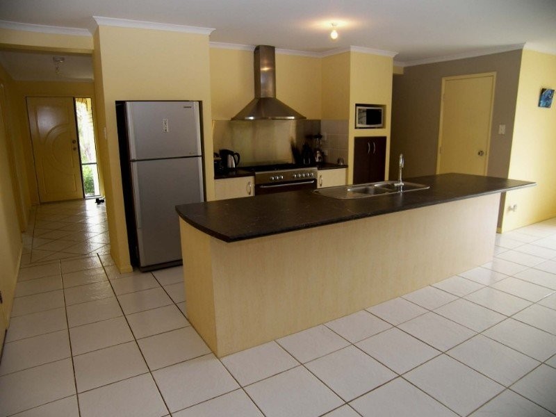 4 Coolum Crt, Redland Bay QLD 4165