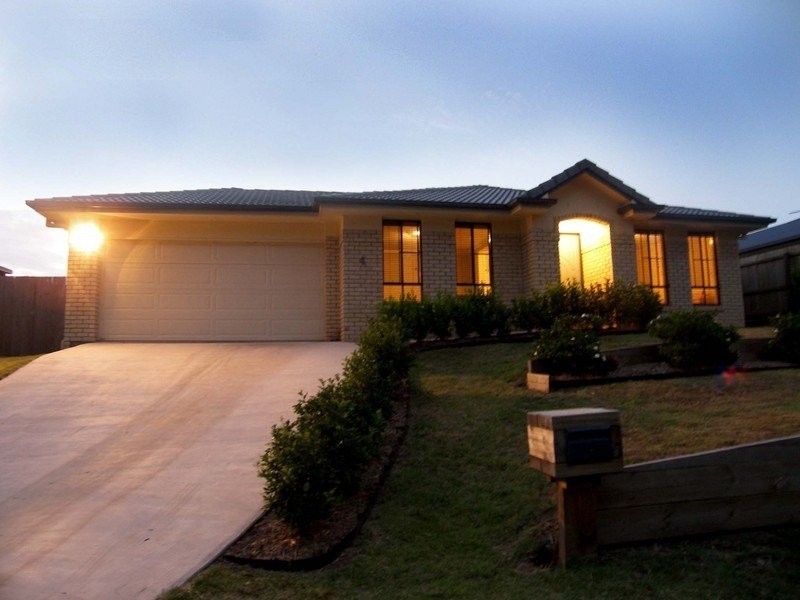 4 Coolum Crt, Redland Bay QLD 4165
