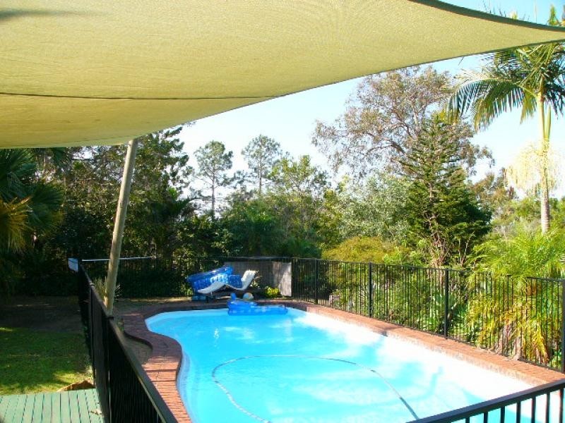 17 Azalea Street, Redland Bay QLD 4165