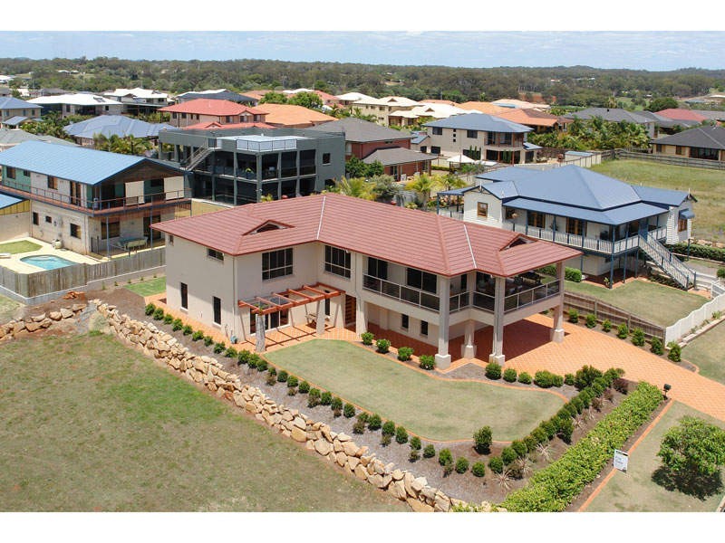 11 Waterfront Place, Redland Bay QLD 4165