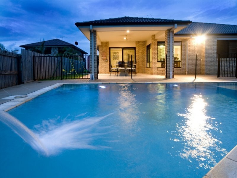 17 Horizon Place, Redland Bay QLD 4165