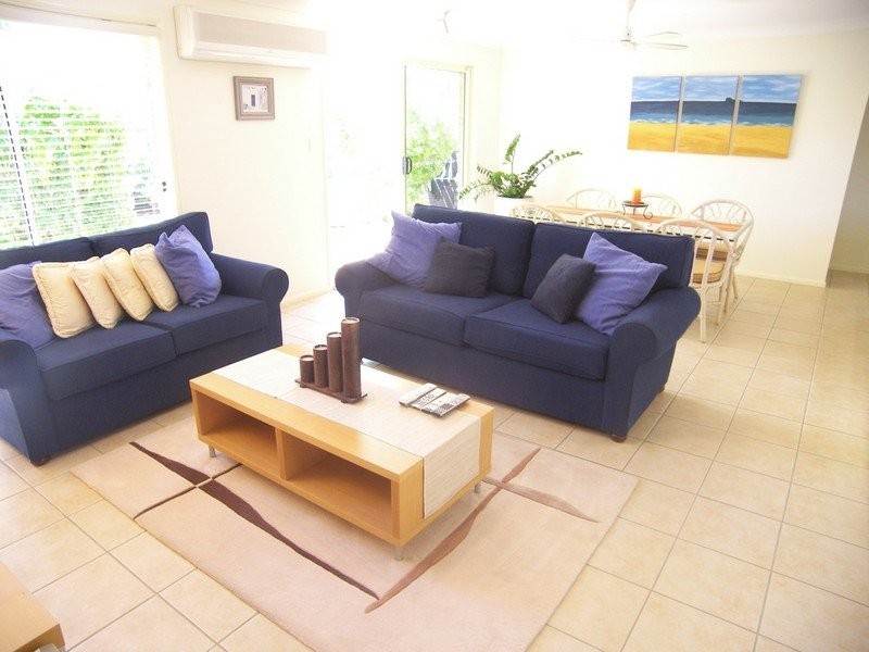 8 Spinnaker ct., Redland Bay QLD 4165