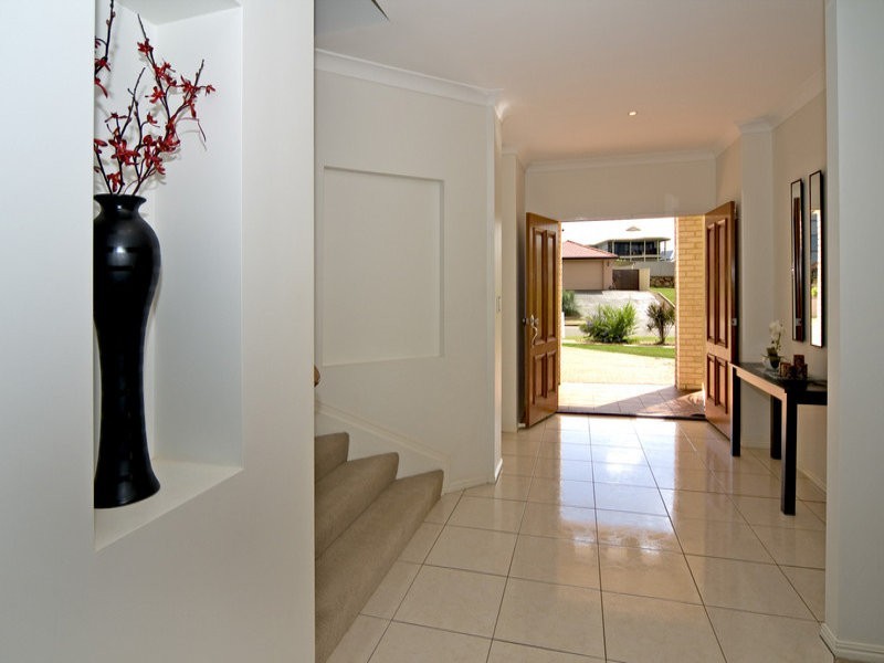 72 Penzance Drive, Redland Bay QLD 4165
