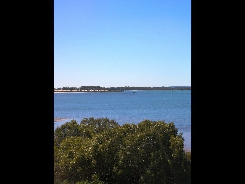 10 Broadwater Terrace, Redland Bay QLD 4165