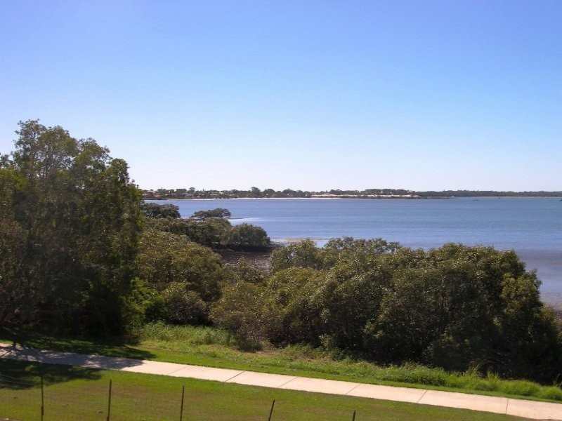 10 Broadwater Terrace, Redland Bay QLD 4165