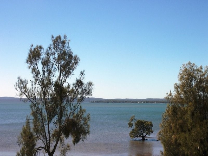 10 Broadwater Terrace, Redland Bay QLD 4165