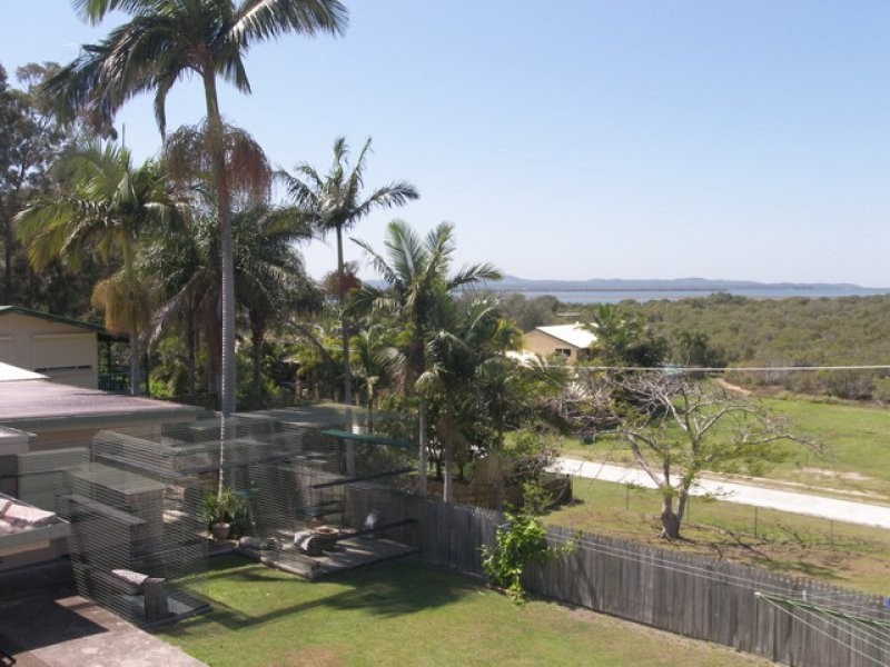 17 Pear Street, Redland Bay QLD 4165