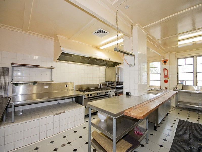 19 Victoria Street, Taree NSW 2430