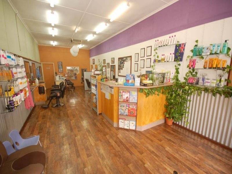 . "The Bilo Barber", Biloela QLD 4715