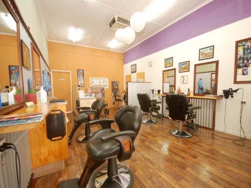 . "The Bilo Barber", Biloela QLD 4715