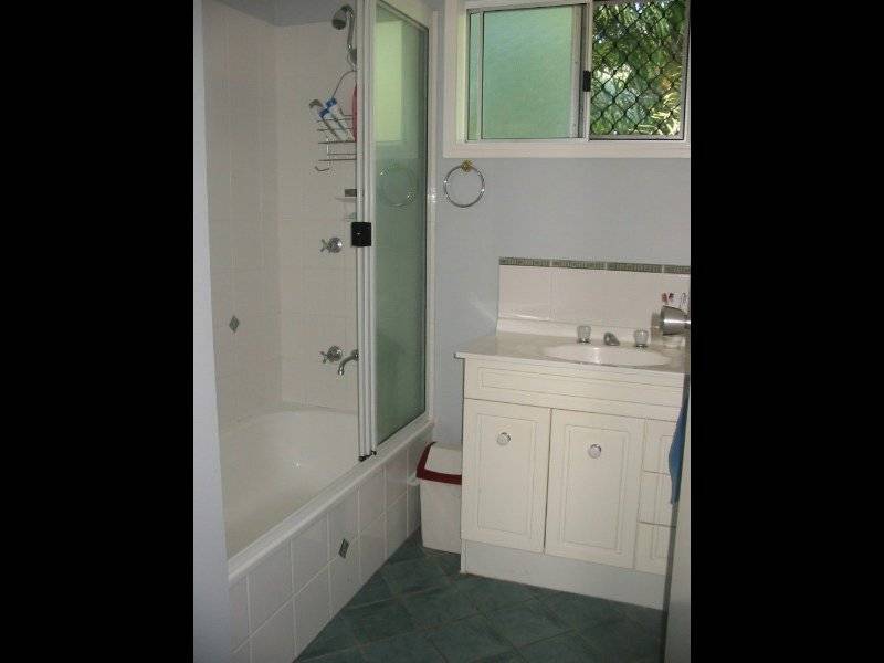 32 Champagne Cres, Kelso QLD 4815