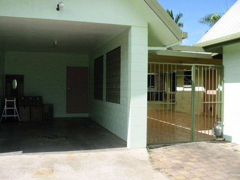 20 Sonia St, Rasmussen QLD 4815