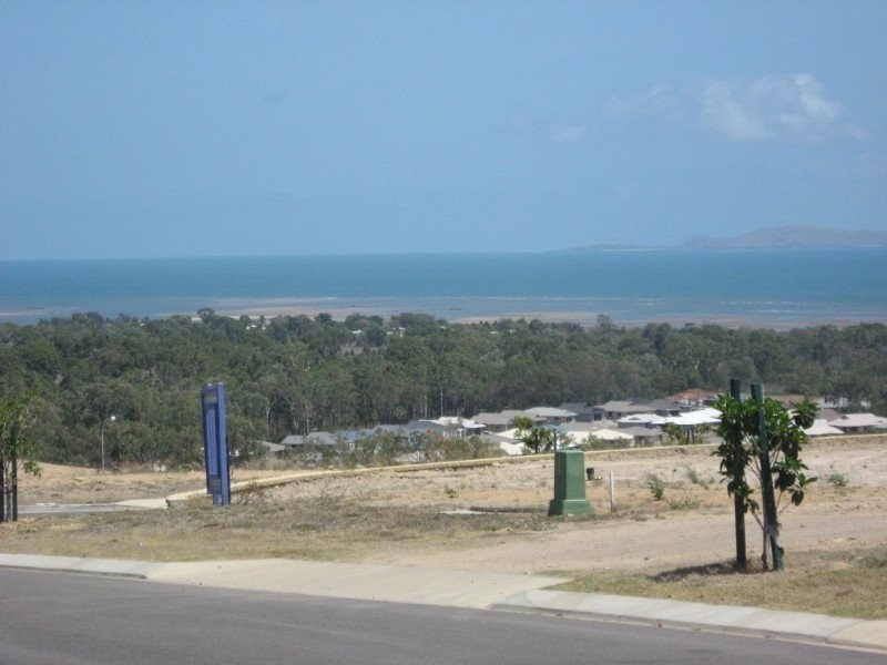 33 Anchorage Circuit, Bushland Beach QLD 4818