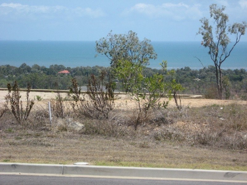 33 Anchorage Circuit, Bushland Beach QLD 4818