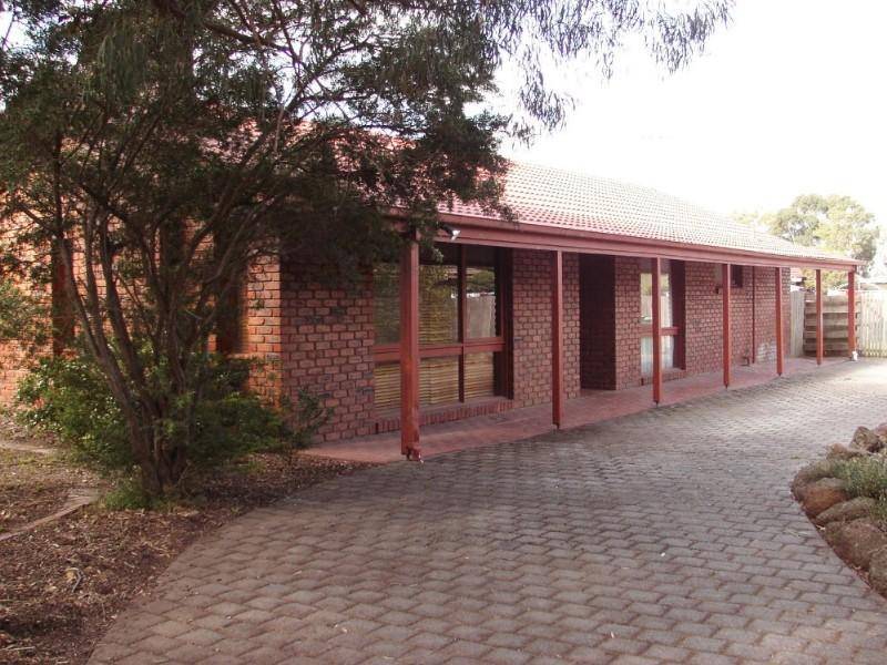 5 Kinsella Court, Pakenham VIC 3810