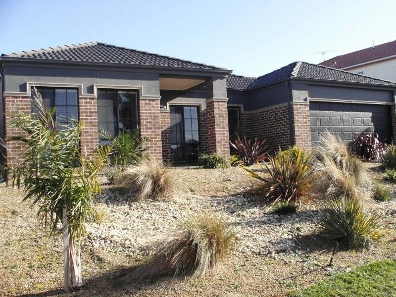 13 Arbour Rise, Pakenham VIC 3810