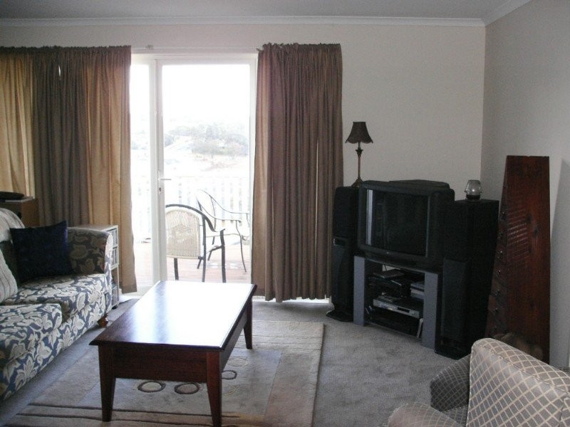 19 Fleming Terrace, Pakenham VIC 3810