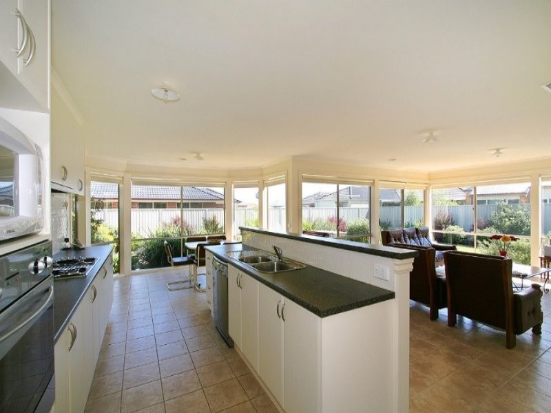 9 Willowbank Pocket, Pakenham VIC 3810