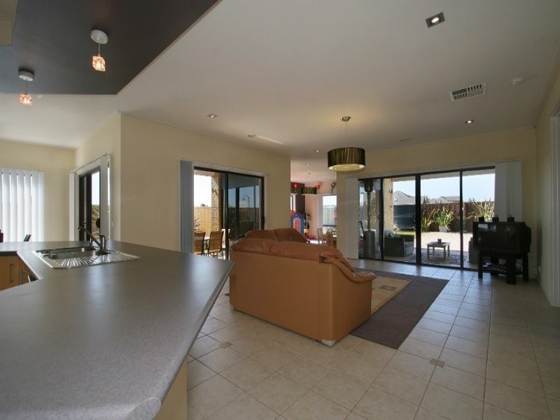 17 Teal Place, Pakenham VIC 3810