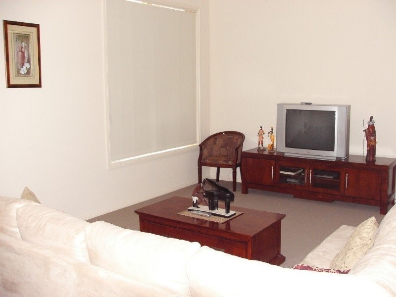 20 Ash Cres, Pakenham VIC 3810