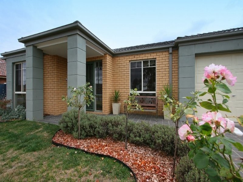 44 Scarlet Crescent, Pakenham VIC 3810