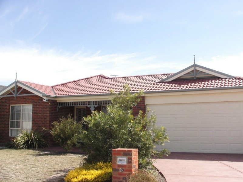 12 Honeyeater Way, Pakenham VIC 3810