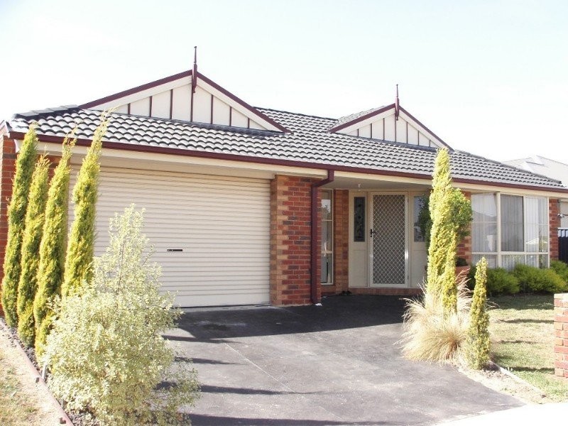19 River Red Grove, Pakenham VIC 3810