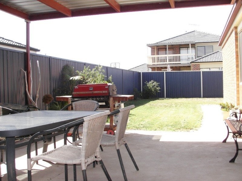 19 River Red Grove, Pakenham VIC 3810