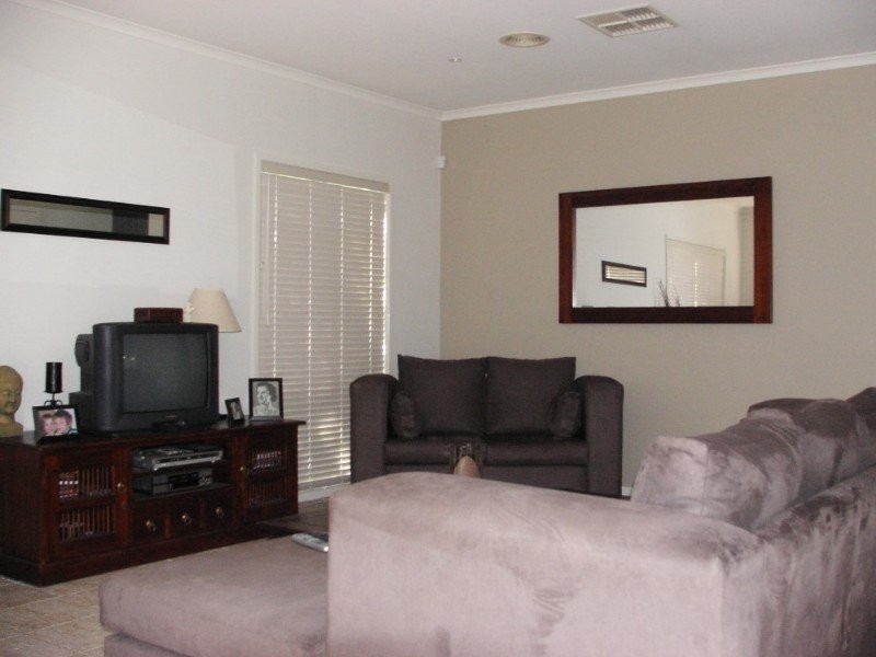 5 Flinders Chase, Pakenham VIC 3810