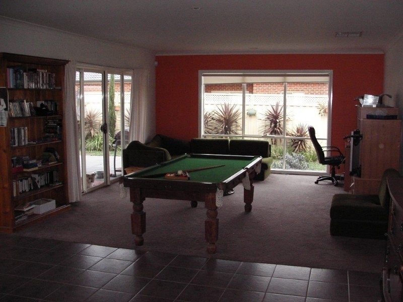 6 Iris Place, Pakenham VIC 3810