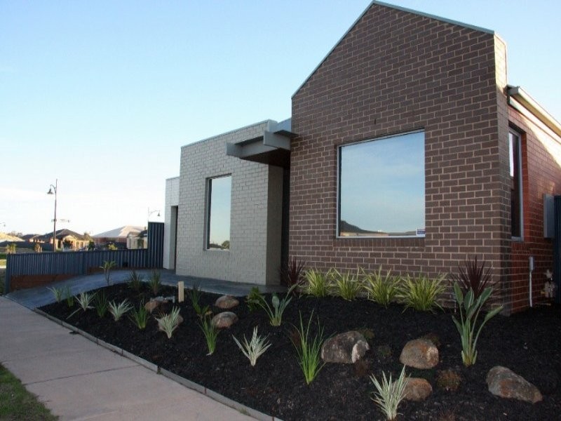50 The Parkway, Pakenham VIC 3810